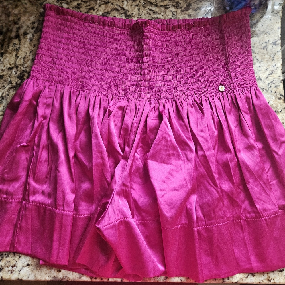 Natural life shorts